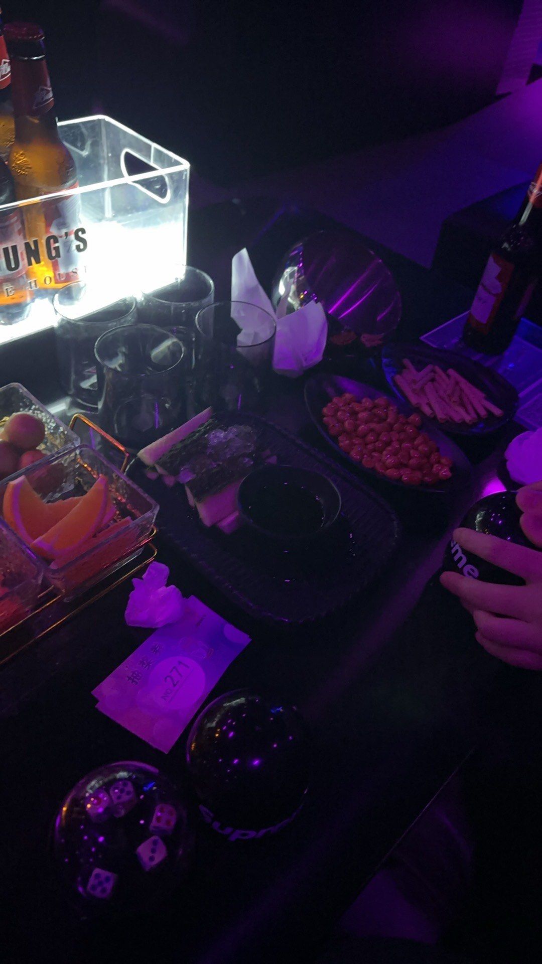 成都商务KTV一小时费用
-青白江区ktv预定